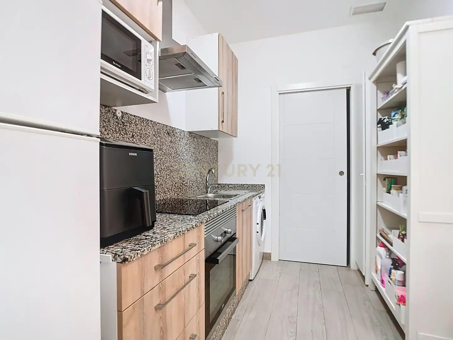 Cocina de Apartamento en venta en Málaga con Aire acondicionado, Horno y Lavadora