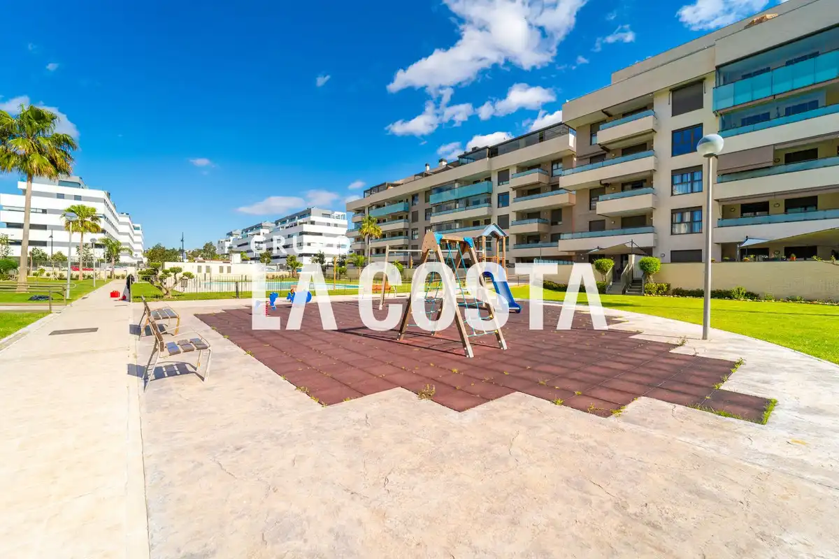 Vista exterior de Ático en venta en Torremolinos con Aire acondicionado, Terraza y Trastero