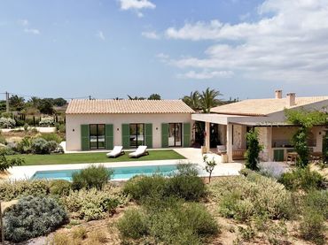Country house with pool for sale in sa rapita 150