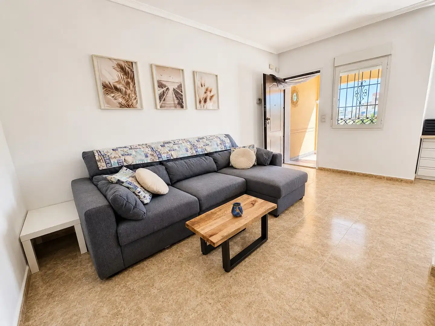 Sala d'estar de Casa o xalet en venda en Orihuela amb Aire condicionat, Calefacció i Jardí privat
