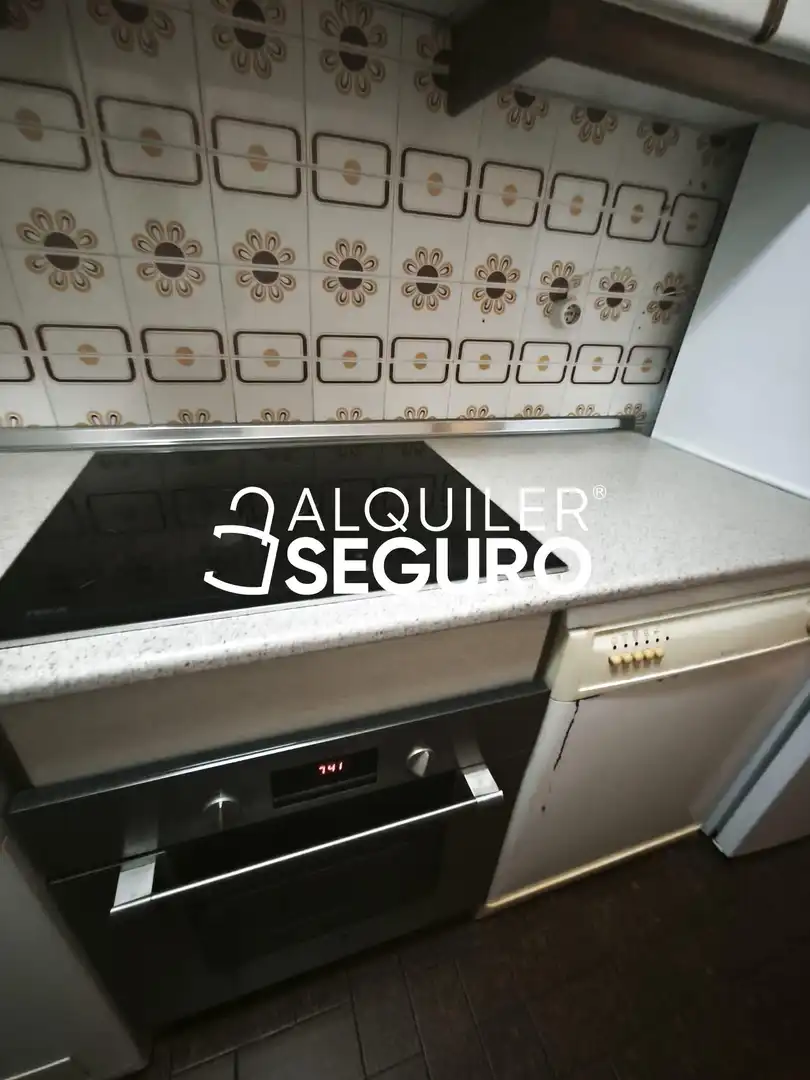 Kitchen of Flat for rent in Zaragoza  with Heating, Terrace and Furnished