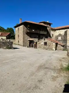 Vista exterior de Casa adosada en venta en Polaciones con Amueblado, TV y Balcón