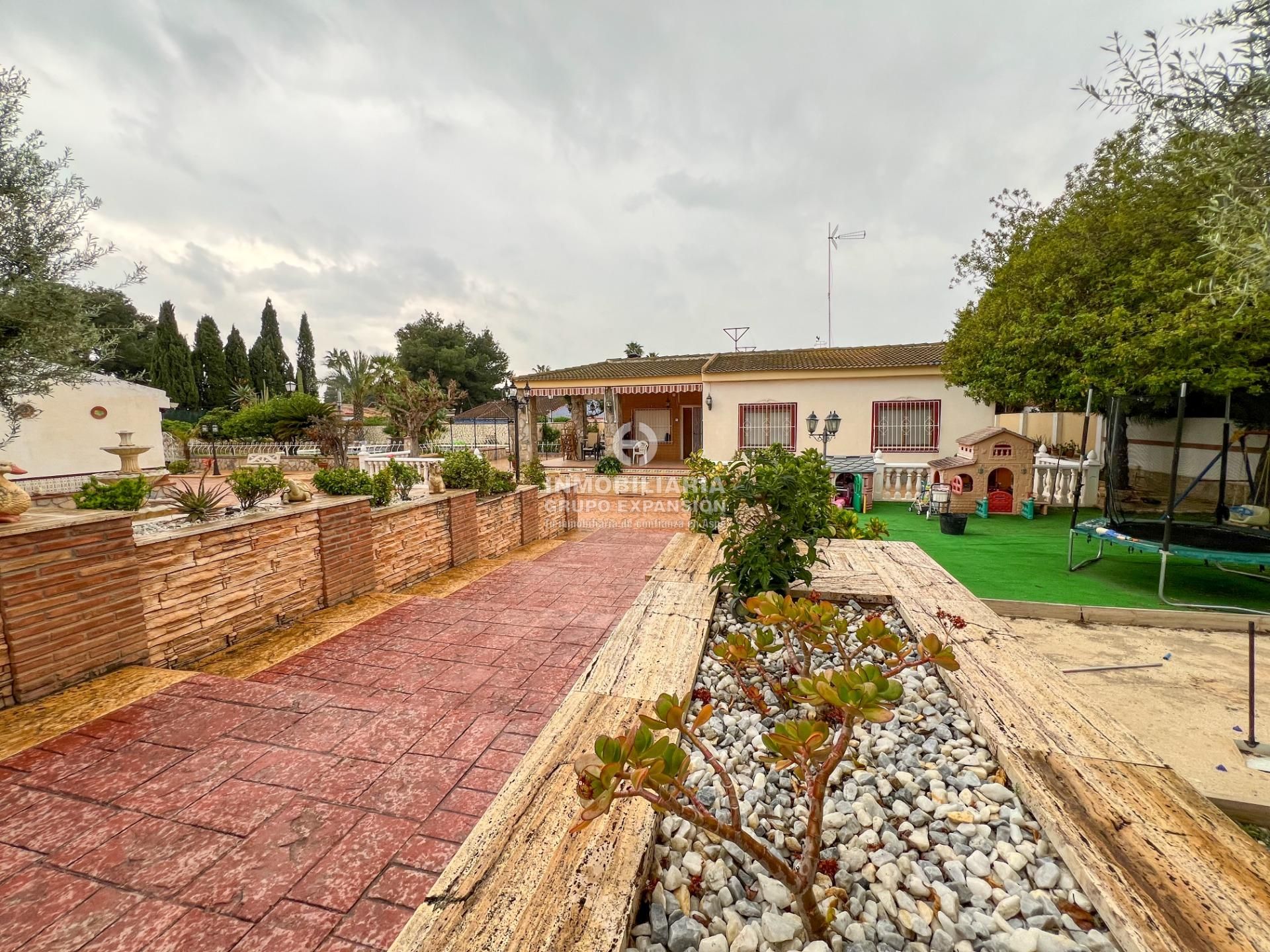 Exterior view of House or chalet for sale in Alicante / Alacant  with Private garden, Terrace and Storage room