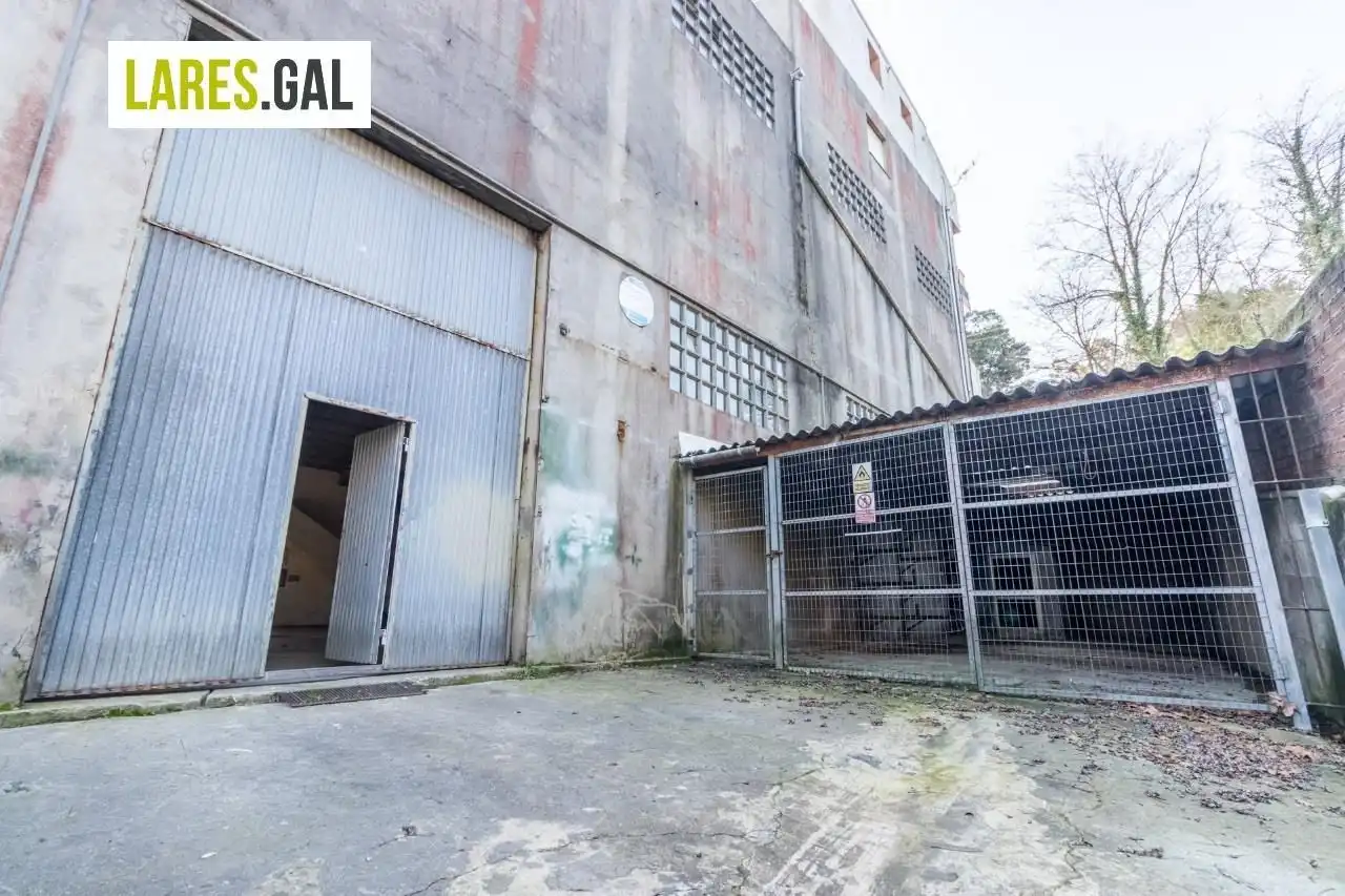 Außenansicht von Fabrikhallen zur Miete in Moaña