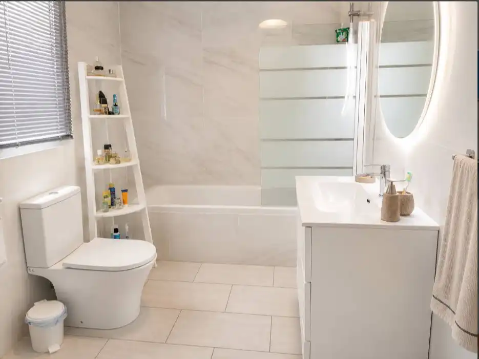 Baño de Dúplex en venta en Torrevieja con Terraza, Piscina y Amueblado