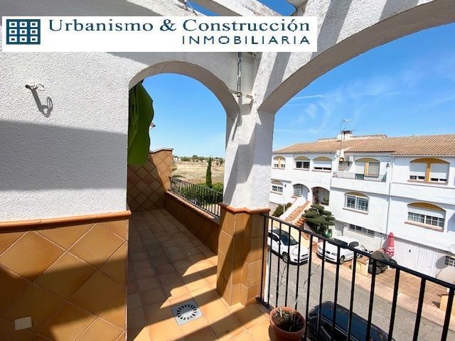Vista exterior de Casa adosada en venda en Ciudad Real Capital amb Aire condicionat, Jardí privat i Terrassa