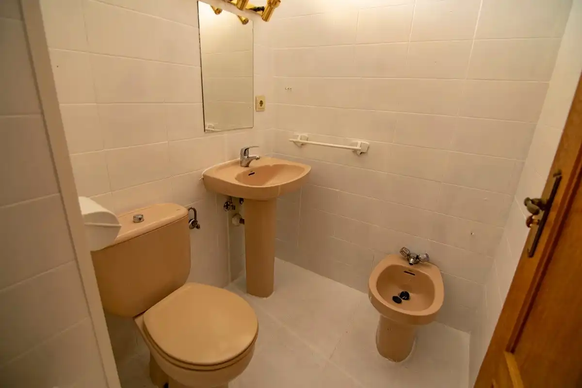 Bathroom of Flat for rent in Madrid  with Parquet flooring