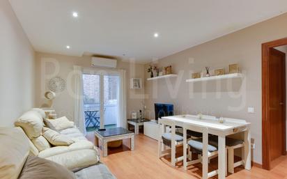 Living room of Flat for sale in  Barcelona Capital  with Air Conditioner, Parquet flooring and Balcony