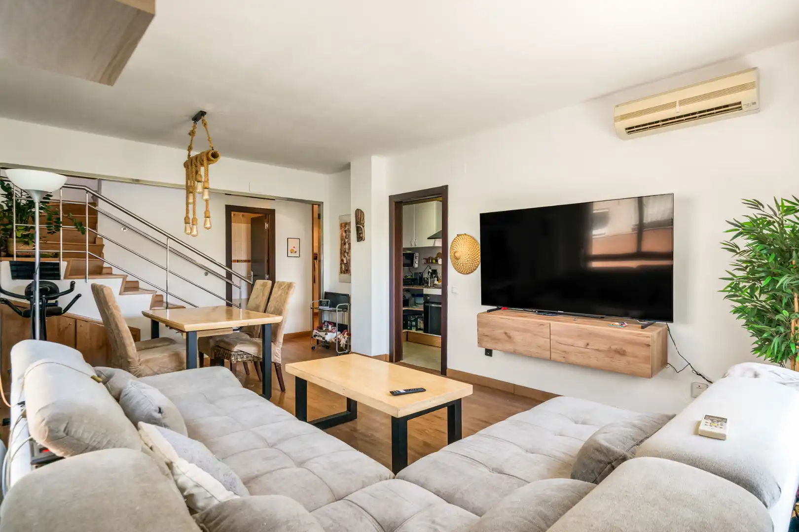 Wohnzimmer von Wohnung zum Verkauf in Castelldefels mit Klimaanlage, Heizung und Terrasse