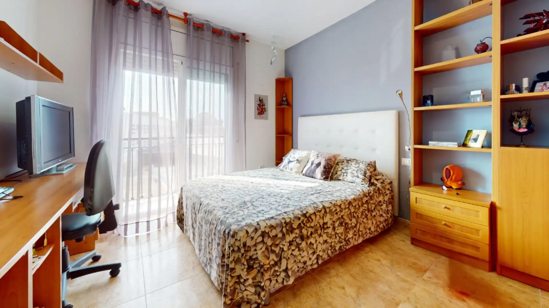 Habitación de Casa adosada en venta en Vilanova i la Geltrú con Calefacción y Terraza