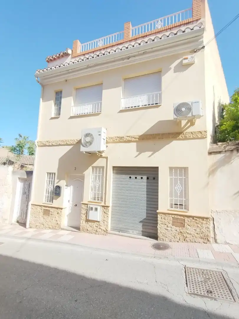 Vista exterior de Piso de alquiler en Villa de Otura con Aire acondicionado, Terraza y Amueblado