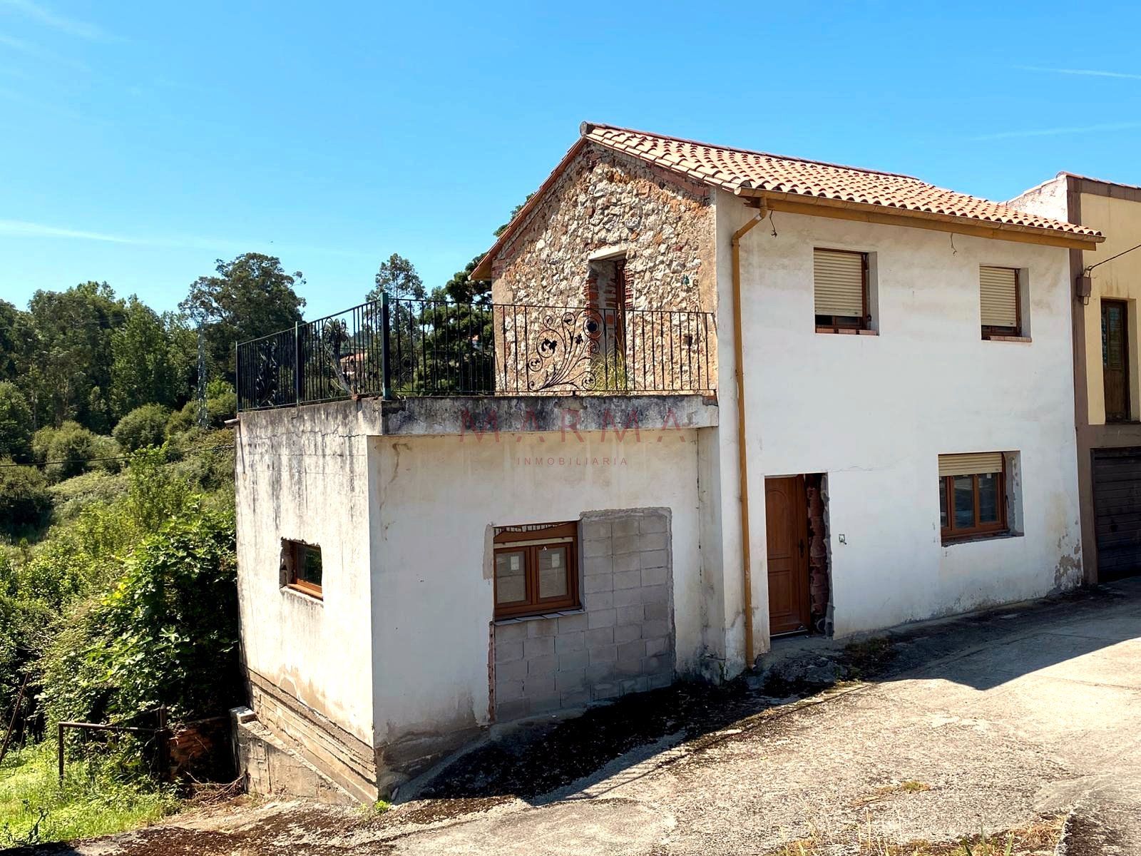 Vista exterior de Casa o xalet en venda en Camargo amb Terrassa