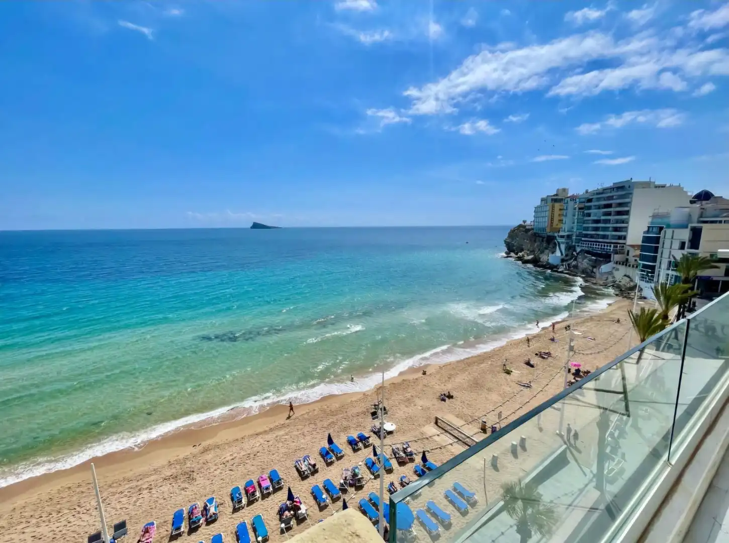 Vista exterior de Apartament en venda en Benidorm amb Aire condicionat, Terrassa i Moblat