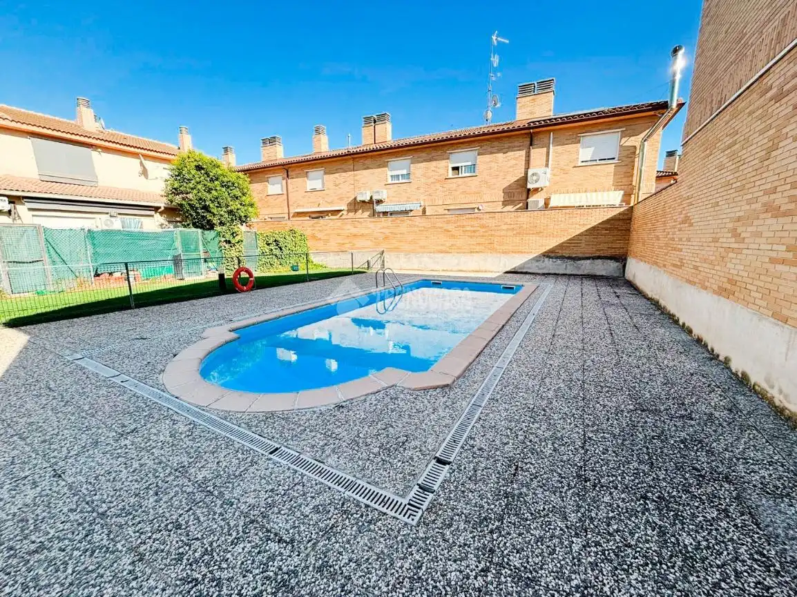 Piso con ascensor en venta en Pinseque, imagen 3