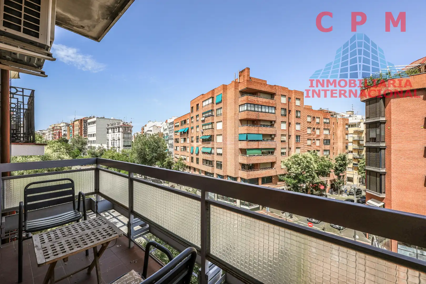 Außenansicht von Wohnung zur Miete in Madrid mit Klimaanlage, Heizung und Parkett