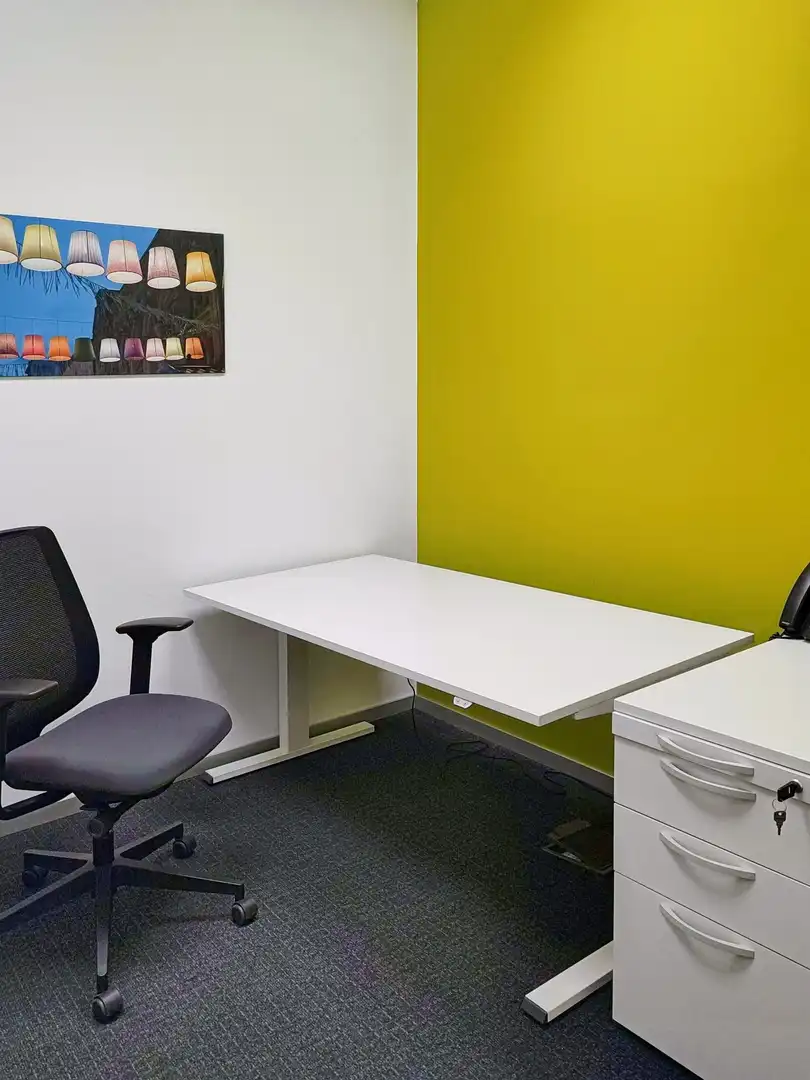 Büro zur Miete in Zaragoza mit Klimaanlage, Heizung und Möbliert