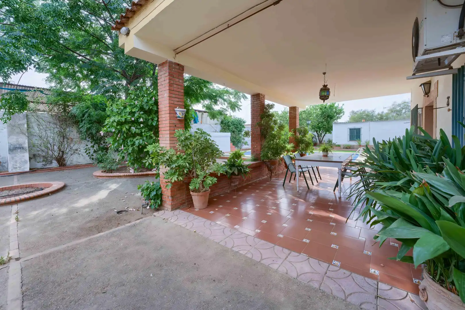 Terrassa de Casa o xalet en venda en Carmona amb Jardí privat, Terrassa i Piscina