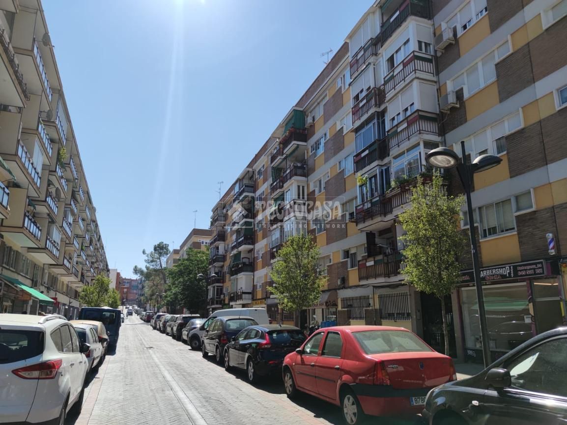 Exterior view of Flat for sale in Alcorcón  with Air Conditioner, Heating and Balcony