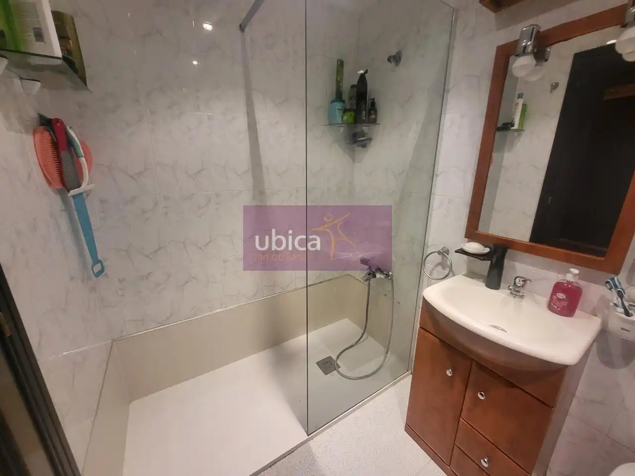 Baño de Piso en venta en Vigo  con Calefacción, Parquet y Trastero