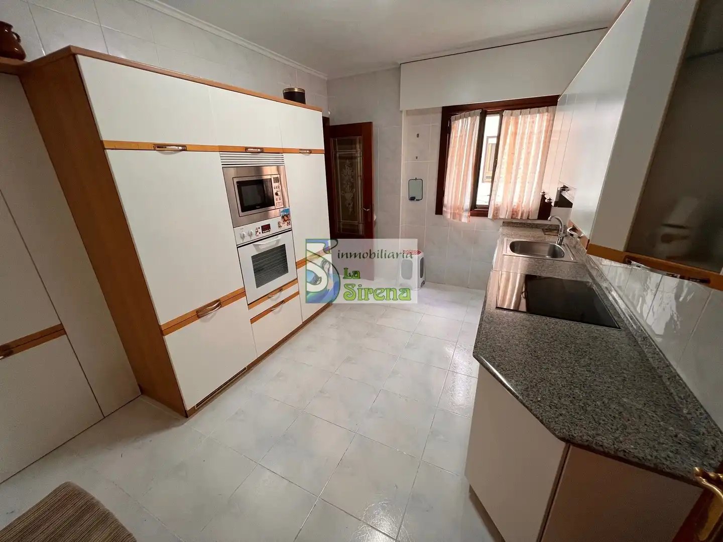 Cocina de Piso en venta en Castro-Urdiales con Calefacción, Terraza y Amueblado