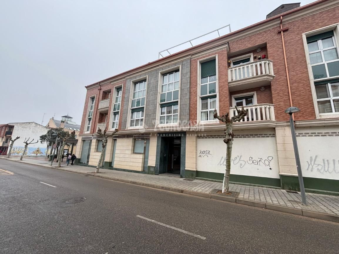 Exterior view of Flat for sale in Cistérniga  with Heating