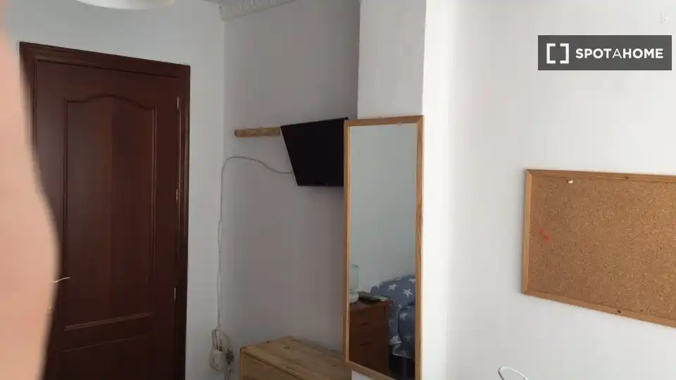 Habitación de Piso para compartir en Málaga con Aire acondicionado, Calefacción y Amueblado