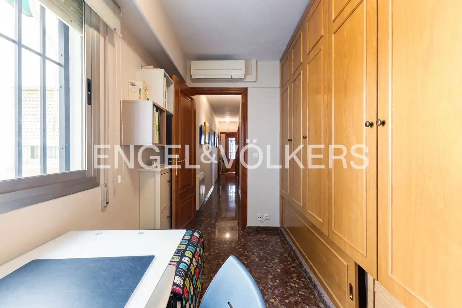 Flat for rent in Valencia  with Air Conditioner, Heating and Storage room