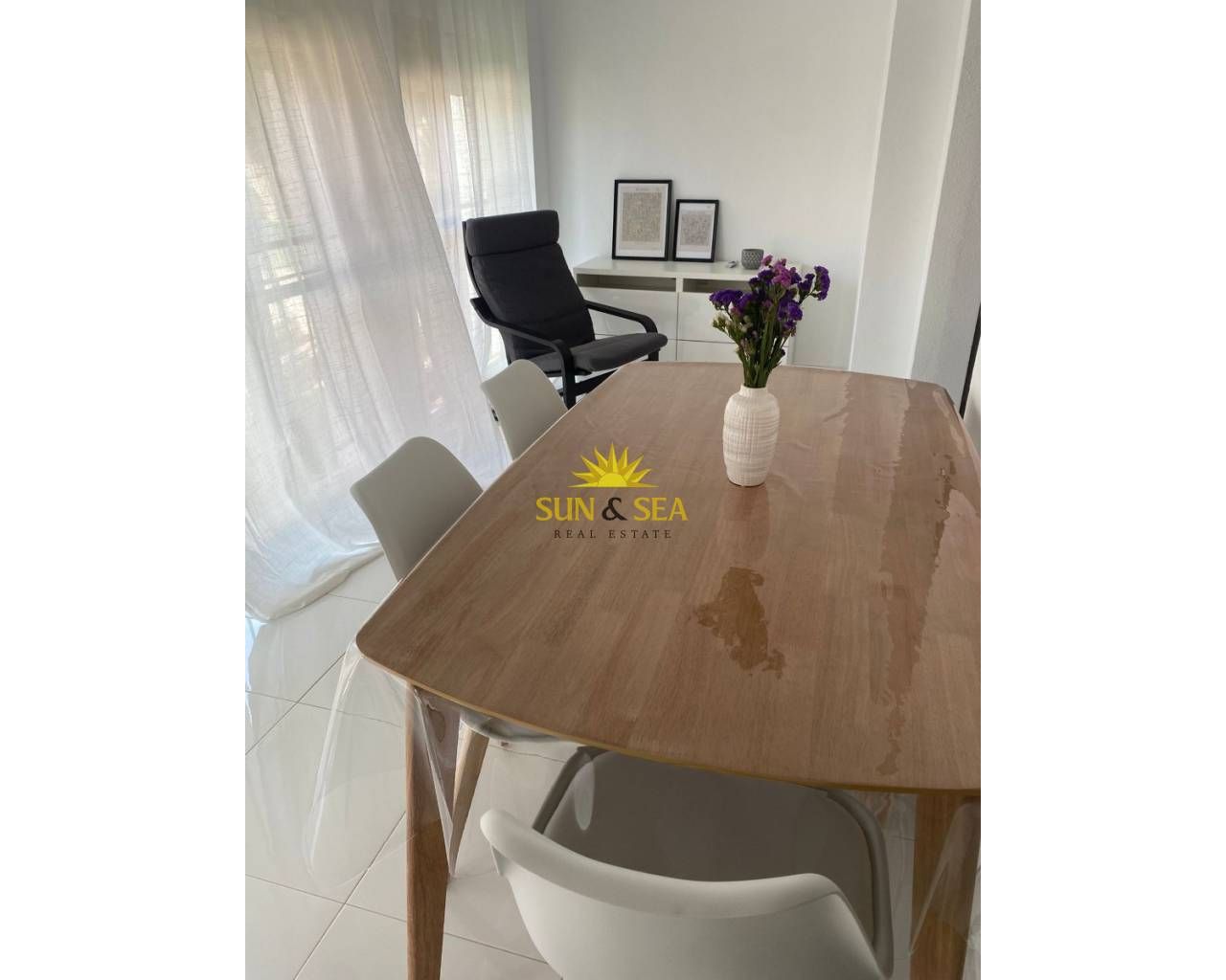 Comedor de Apartamento de alquiler en Torrevieja con Calefacción, Amueblado y Horno