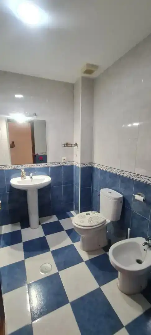 Badezimmer von Wohnung zum Verkauf in Bailén mit Klimaanlage und Balkon
