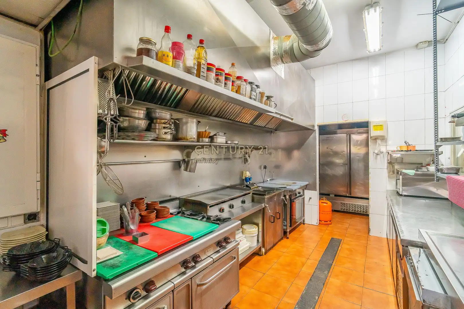 Cocina de Local en traspaso en Fuengirola con Aire acondicionado y Alarma