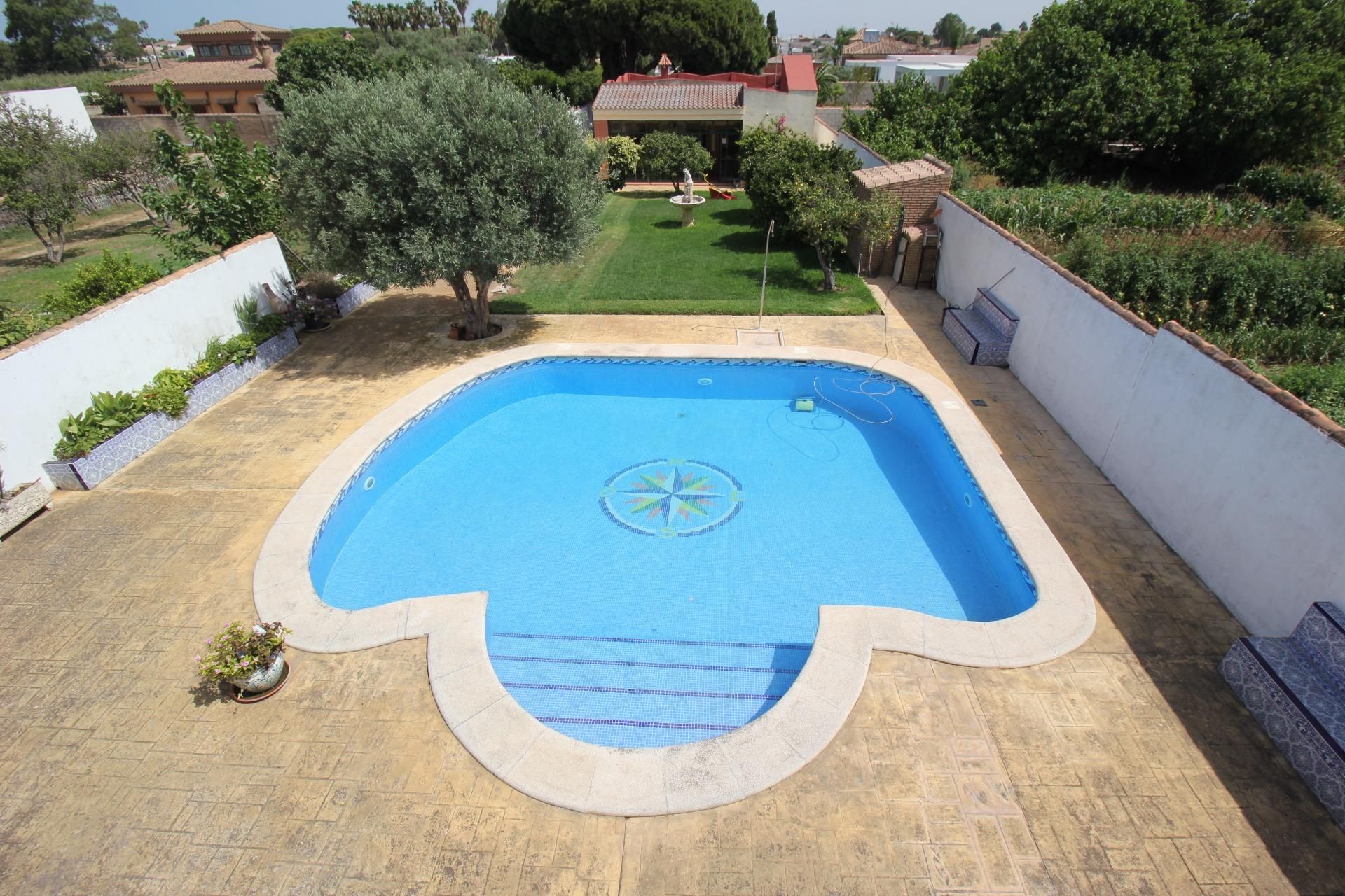 Swimming pool of House or chalet for sale in Chiclana de la Frontera  with Air Conditioner, Terrace and Swimming Pool
