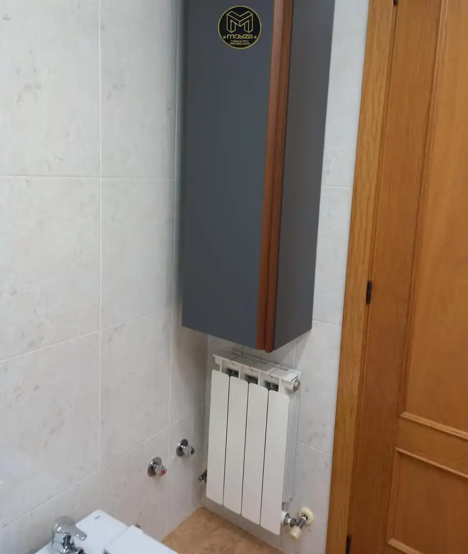 Bathroom of Flat for sale in Bailén  with Air Conditioner, Furnished and Balcony