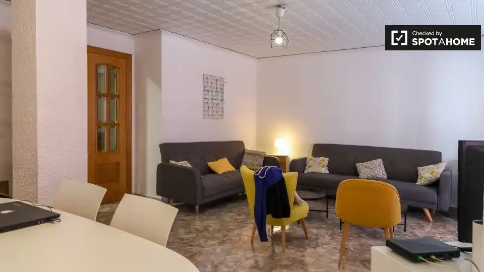 Sala de estar de Piso de alquiler en Valencia con Aire acondicionado, Calefacción y Amueblado