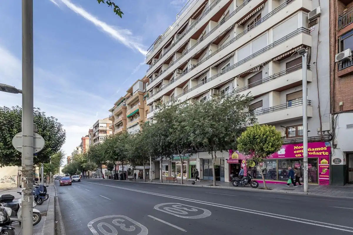 Vista exterior de Piso en venta en Jaén
