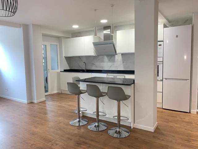 Piso en Alquiler en De Fermín Caballero en La Paz