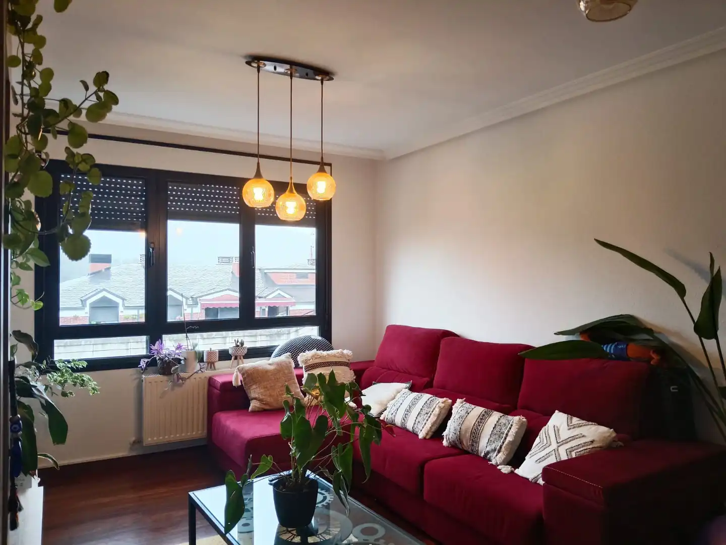 Sala de estar de Piso en venta en Castro-Urdiales con Calefacción, Amueblado y Horno