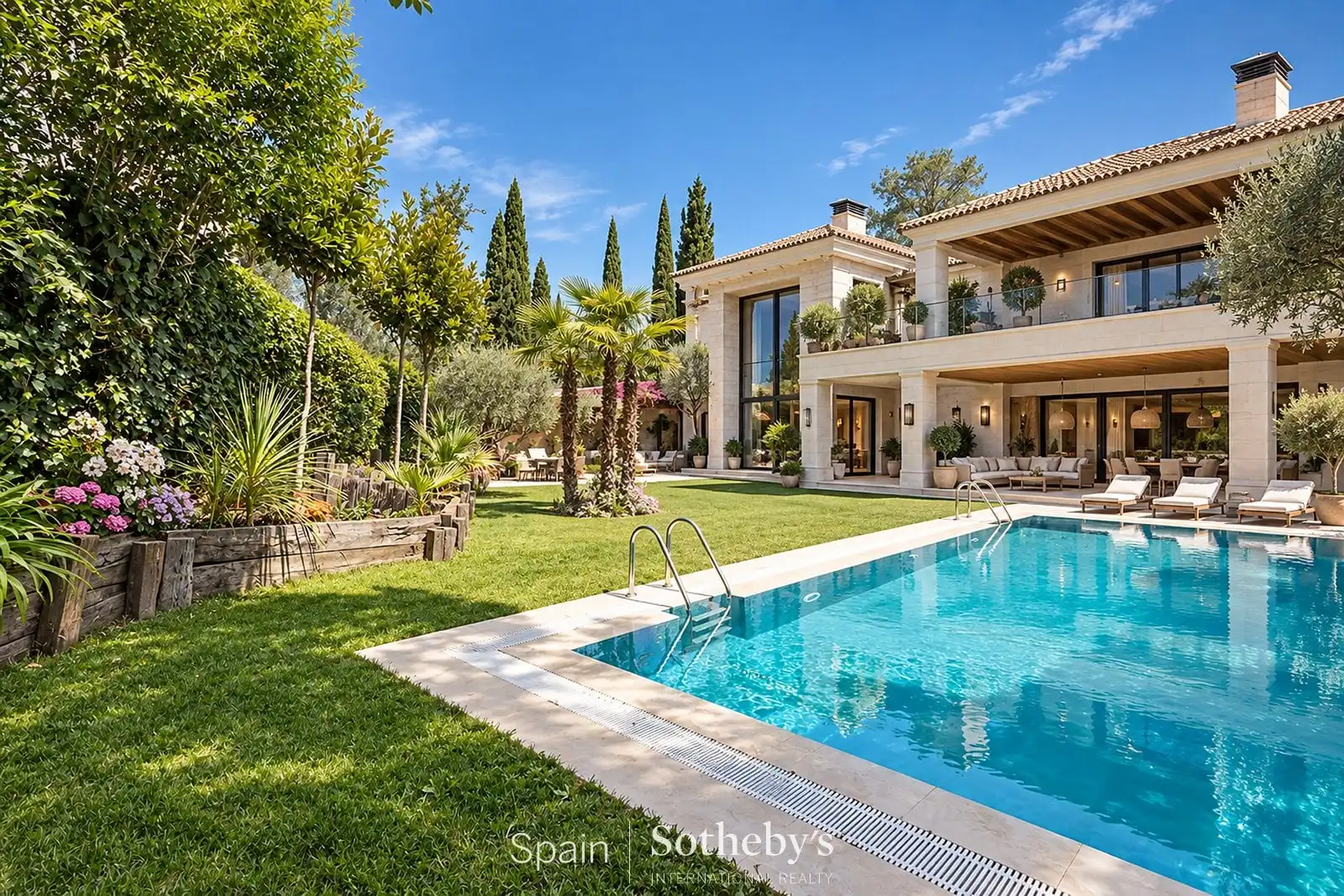 Garden of Houses for sale in Fuencarral - El Pardo