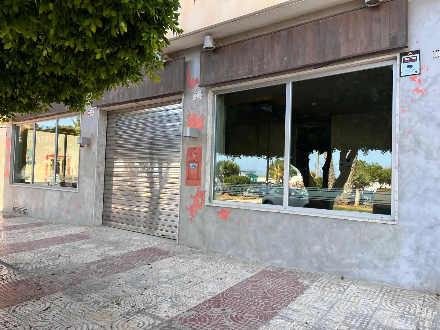 Local comercial en venda a Avenida Antonio Machado 33