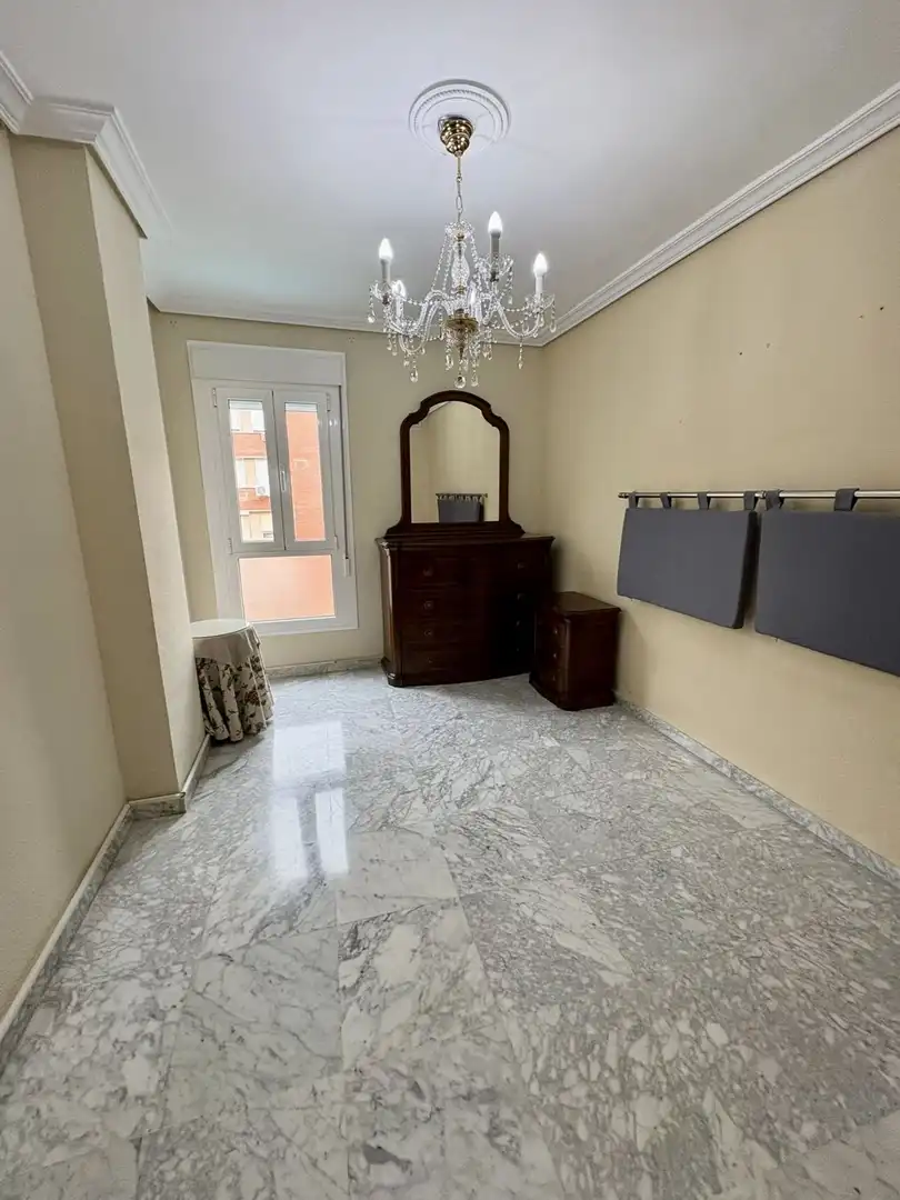 Bedroom of Flat for sale in Sevilla  with Air Conditioner, Heating and Terrace