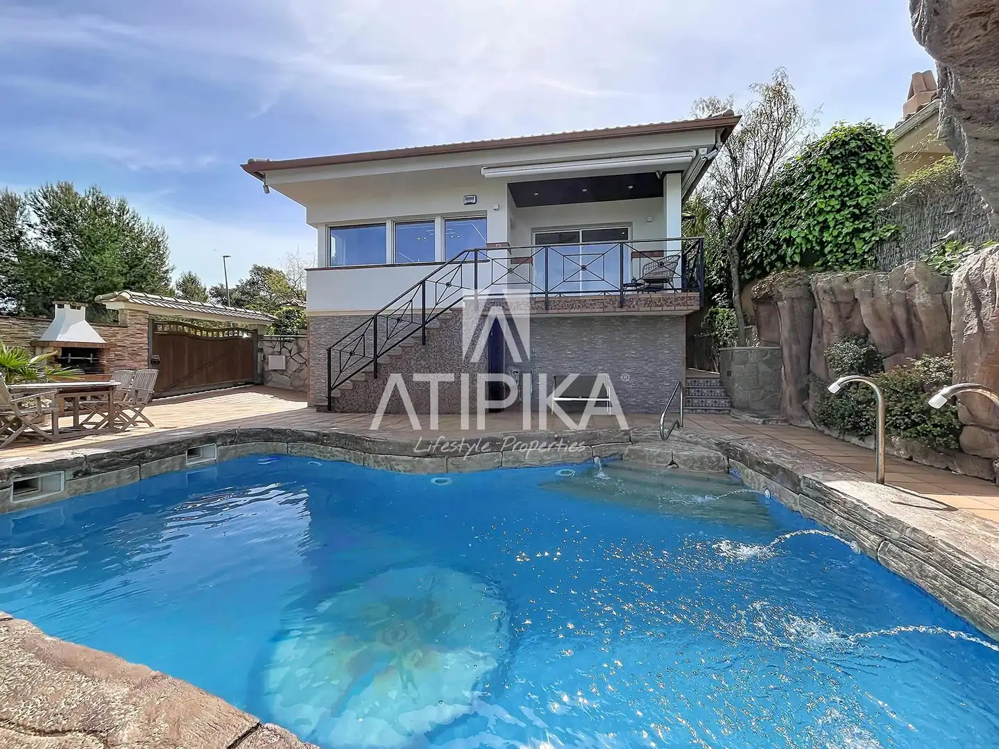 Swimming pool of Houses for sale in Sant Pere de Ribes  with Swimming Pool, Oven and Washing machine