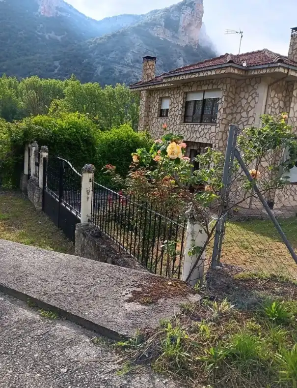 Chalet con terraza en venta en Valle de Sedano, imagen 9
