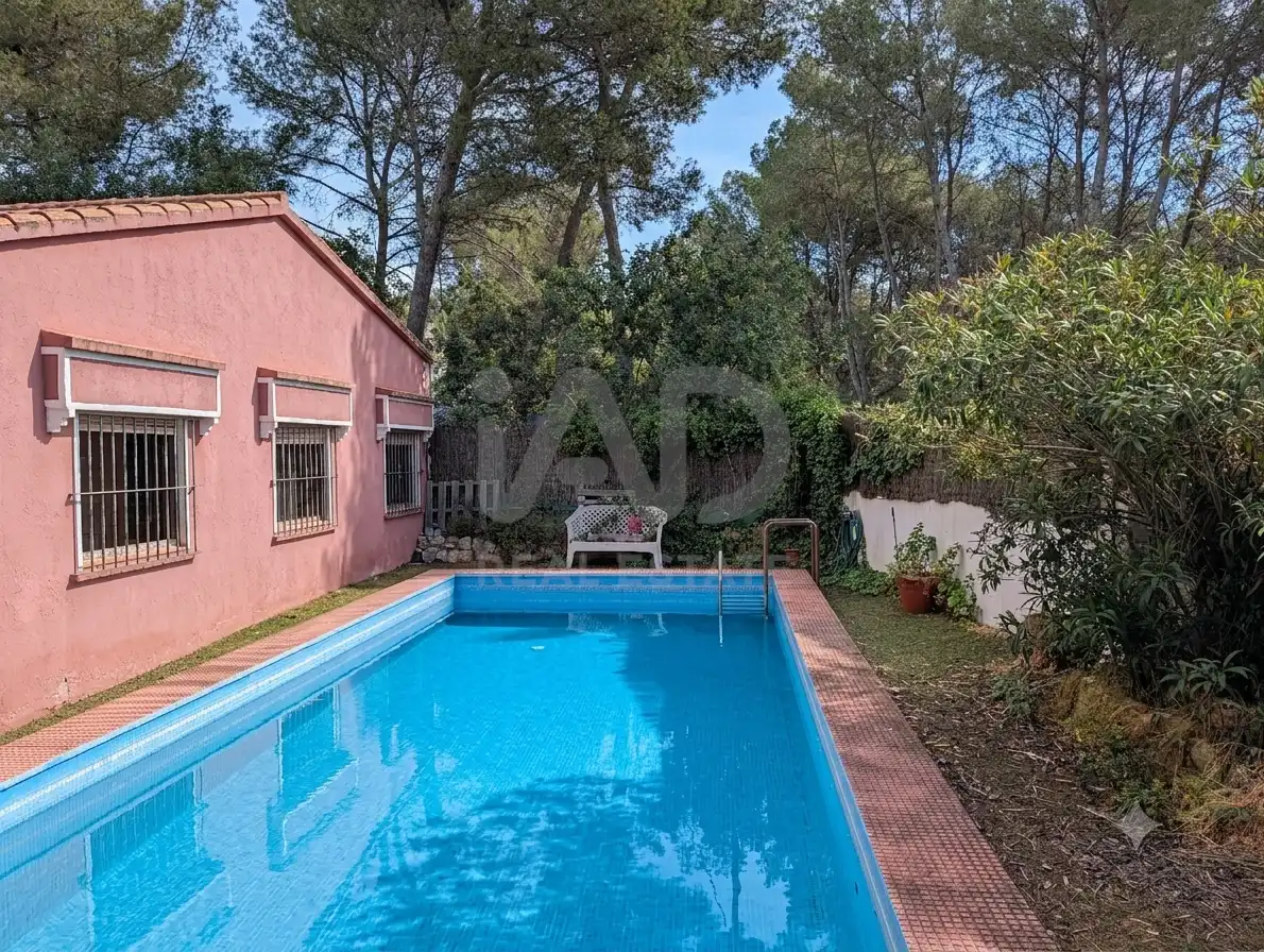 Jardí de Casa o xalet en venda en Vilanova i la Geltrú amb Calefacció, Terrassa i Piscina