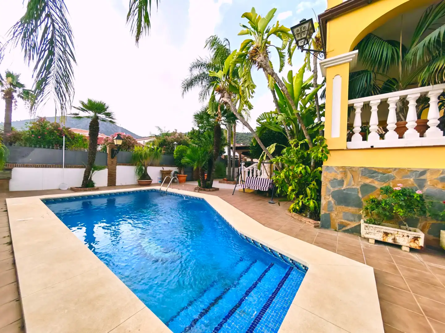 Piscina de Casa o chalet en venta en Alhaurín de la Torre con Aire acondicionado, Calefacción y Jardín privado