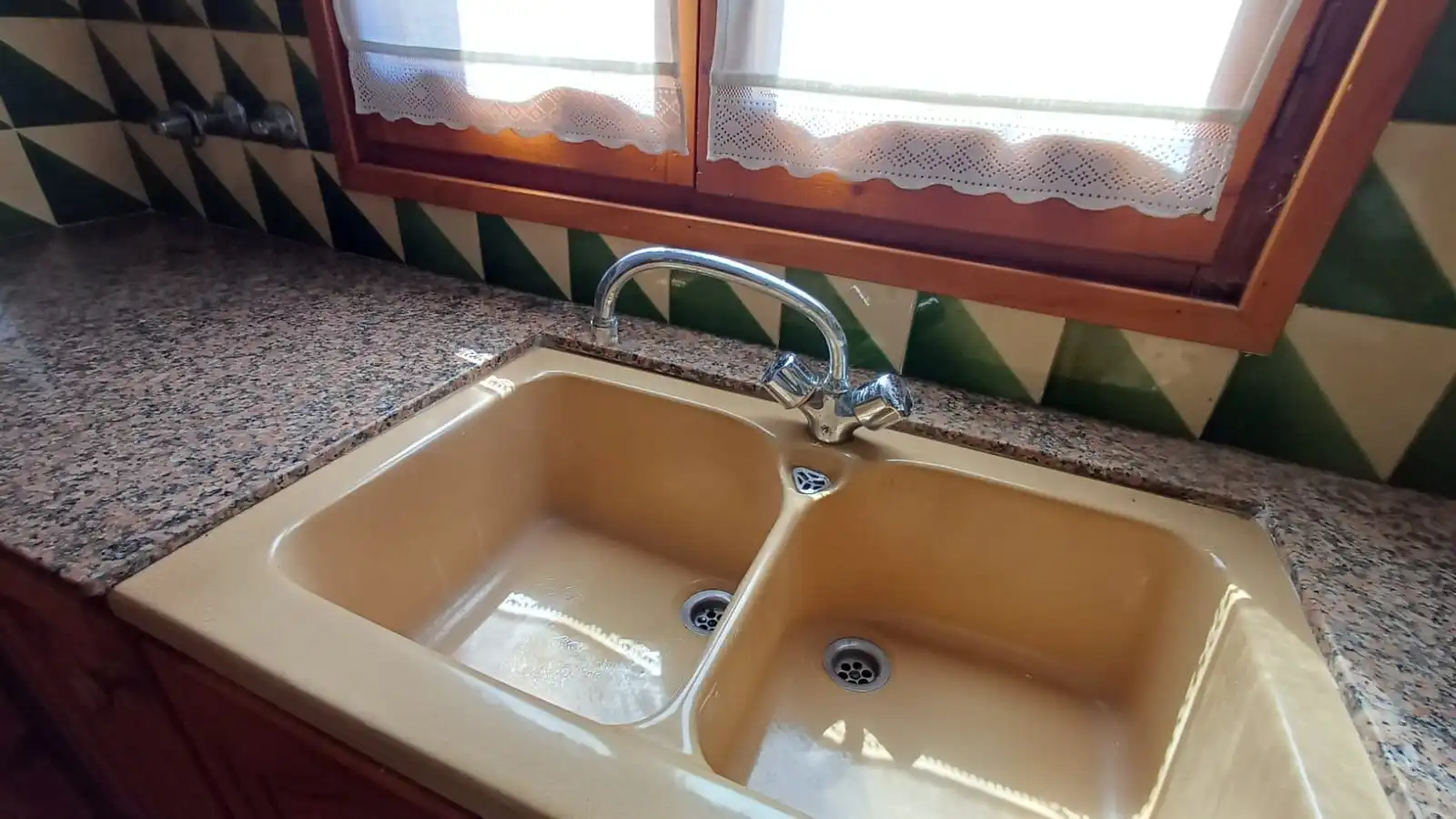 Cuina de Casa adosada en venda en Roda de Berà amb Jardí privat i Alarma