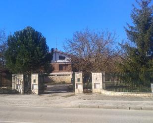Exterior view of Single-family semi-detached for sale in Villarcayo de Merindad de Castilla la Vieja  with Heating, Private garden and Terrace
