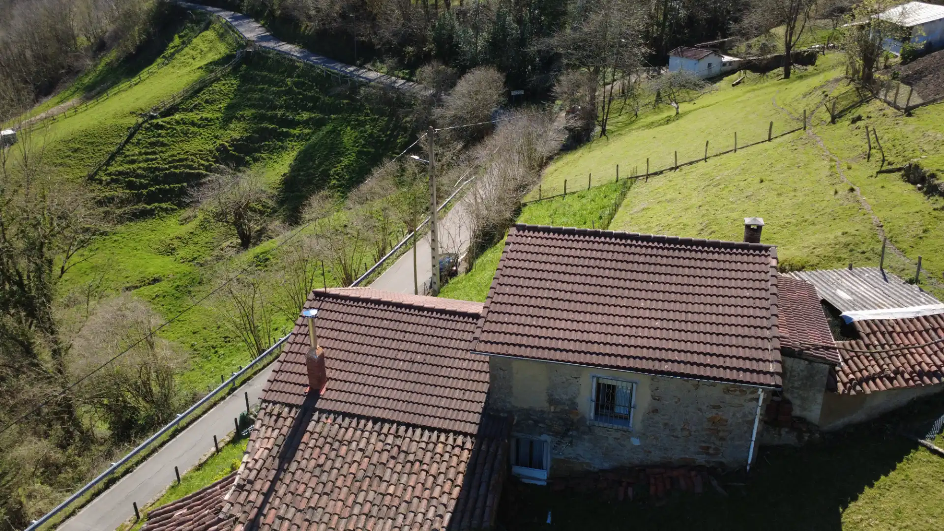 Vista exterior de Casa o chalet en venta en San Martín del Rey Aurelio con Jardín privado, Amueblado y Balcón
