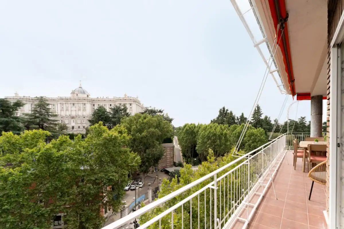 Terrasse von Wohnungen zur untervermieten in Madrid mit Möbliert, Ofen und Waschmaschine