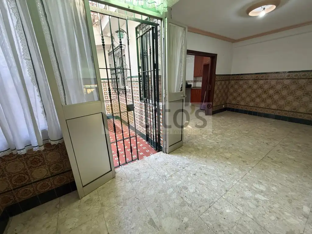 Schlafzimmer von Einfamilien-Reihenhaus zum Verkauf in Dos Hermanas