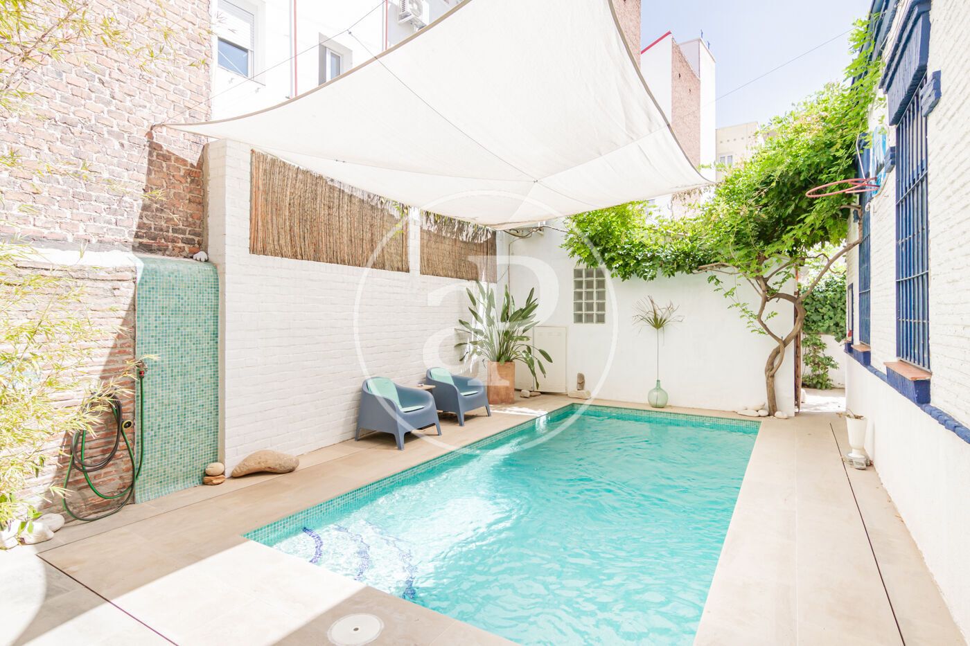 Piscina de Casa o xalet en venda en  Madrid Capital amb Calefacció, Jardí privat i Piscina