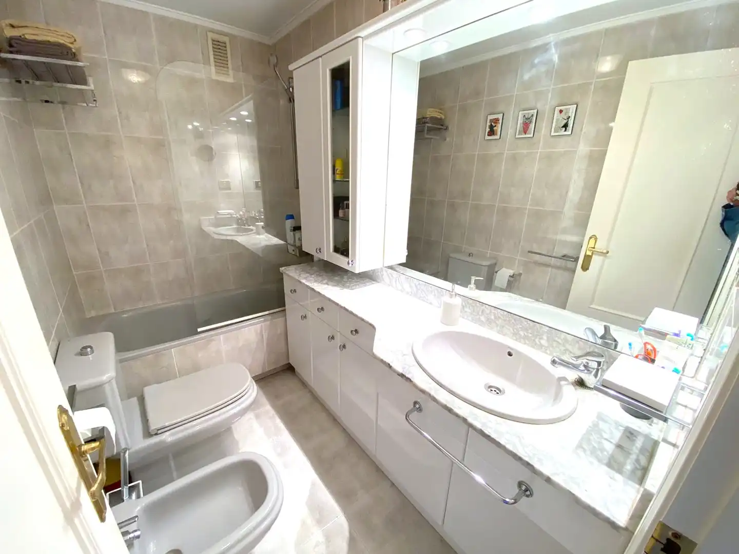 Bathroom of Flat for sale in Castro-Urdiales  with Heating, Parquet flooring and Terrace